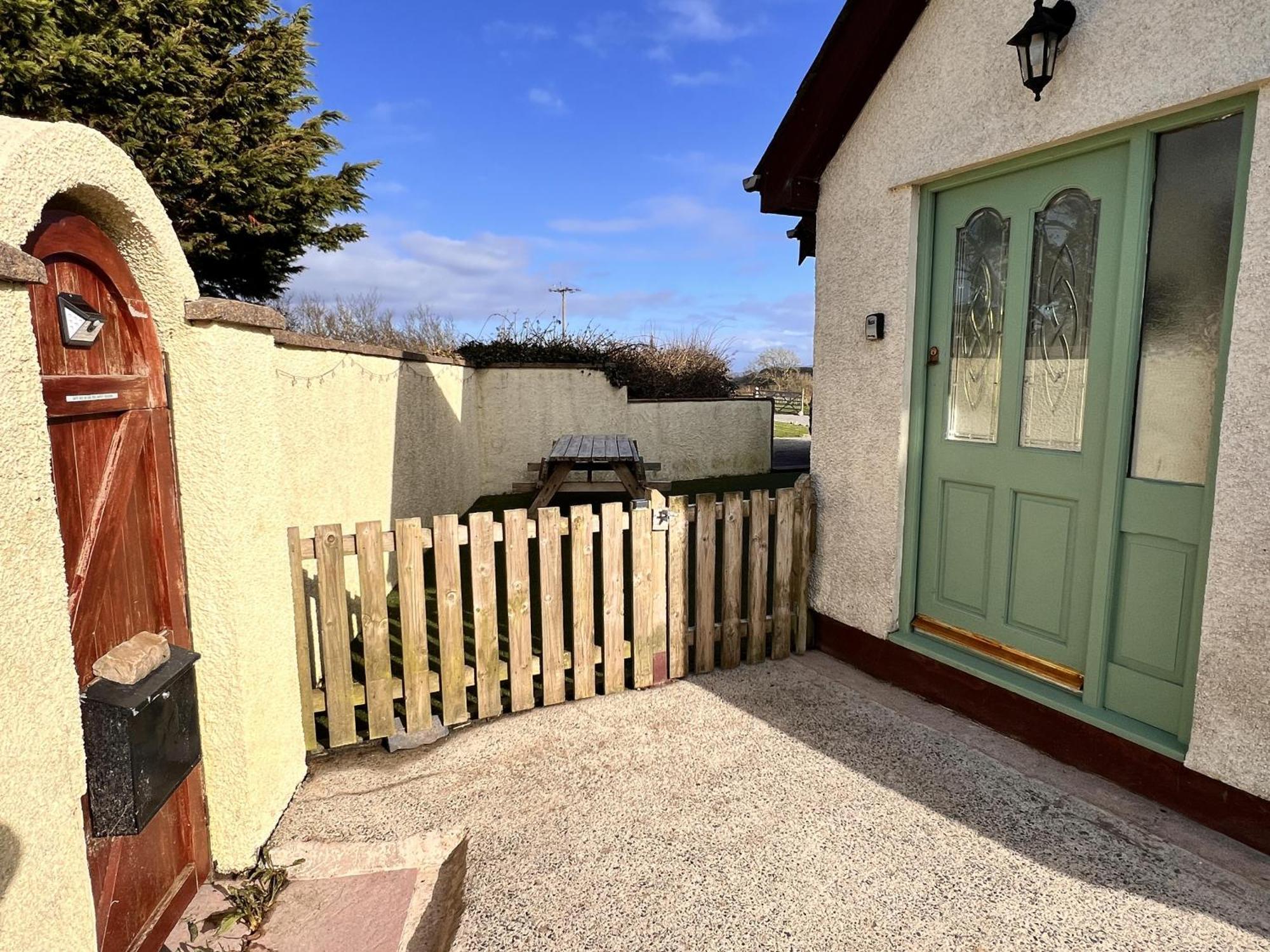 3 Bed Detached Cottage- Log Burner Mountain Views โบมาริส ภายนอก รูปภาพ