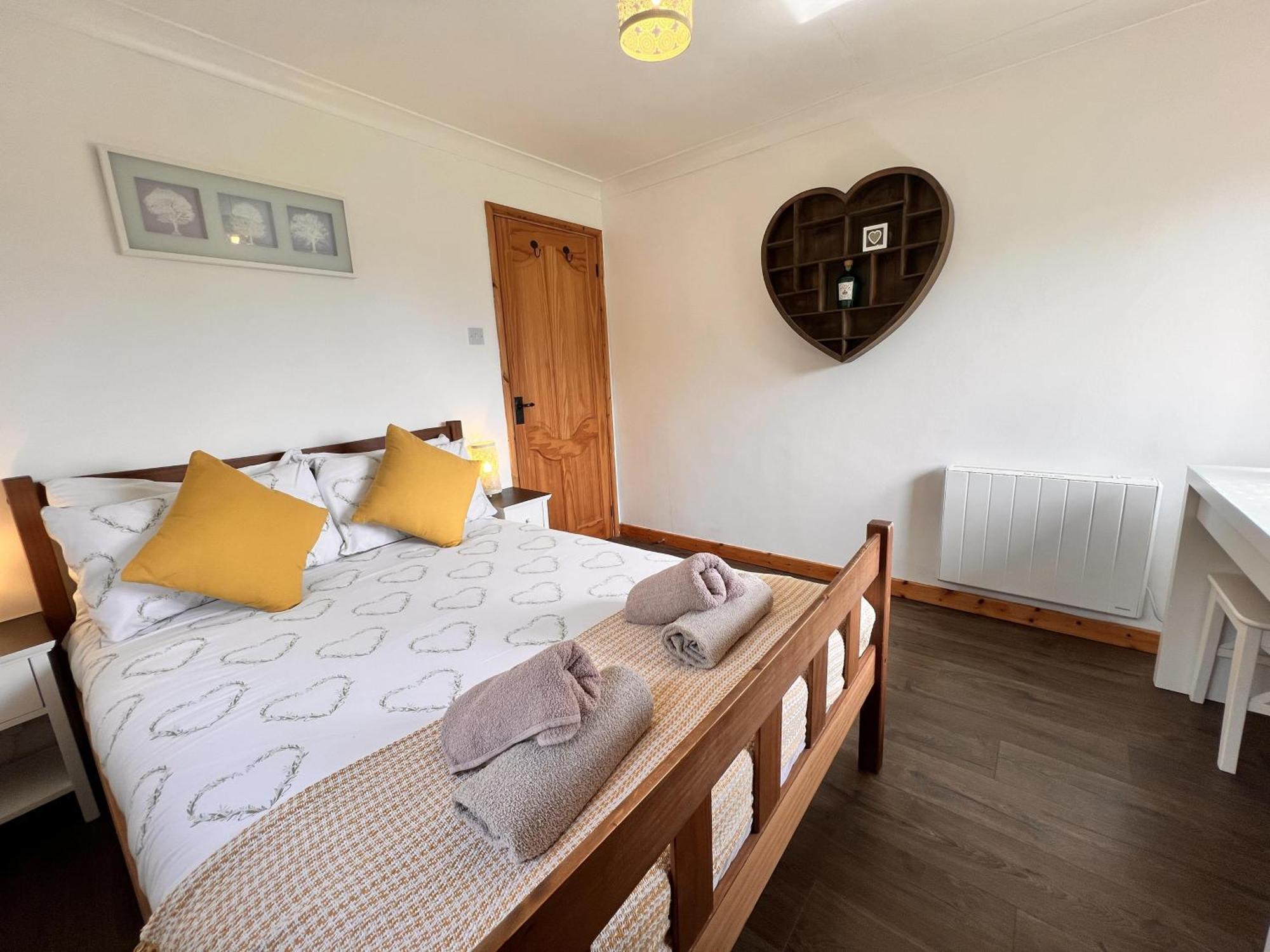 3 Bed Detached Cottage- Log Burner Mountain Views โบมาริส ภายนอก รูปภาพ