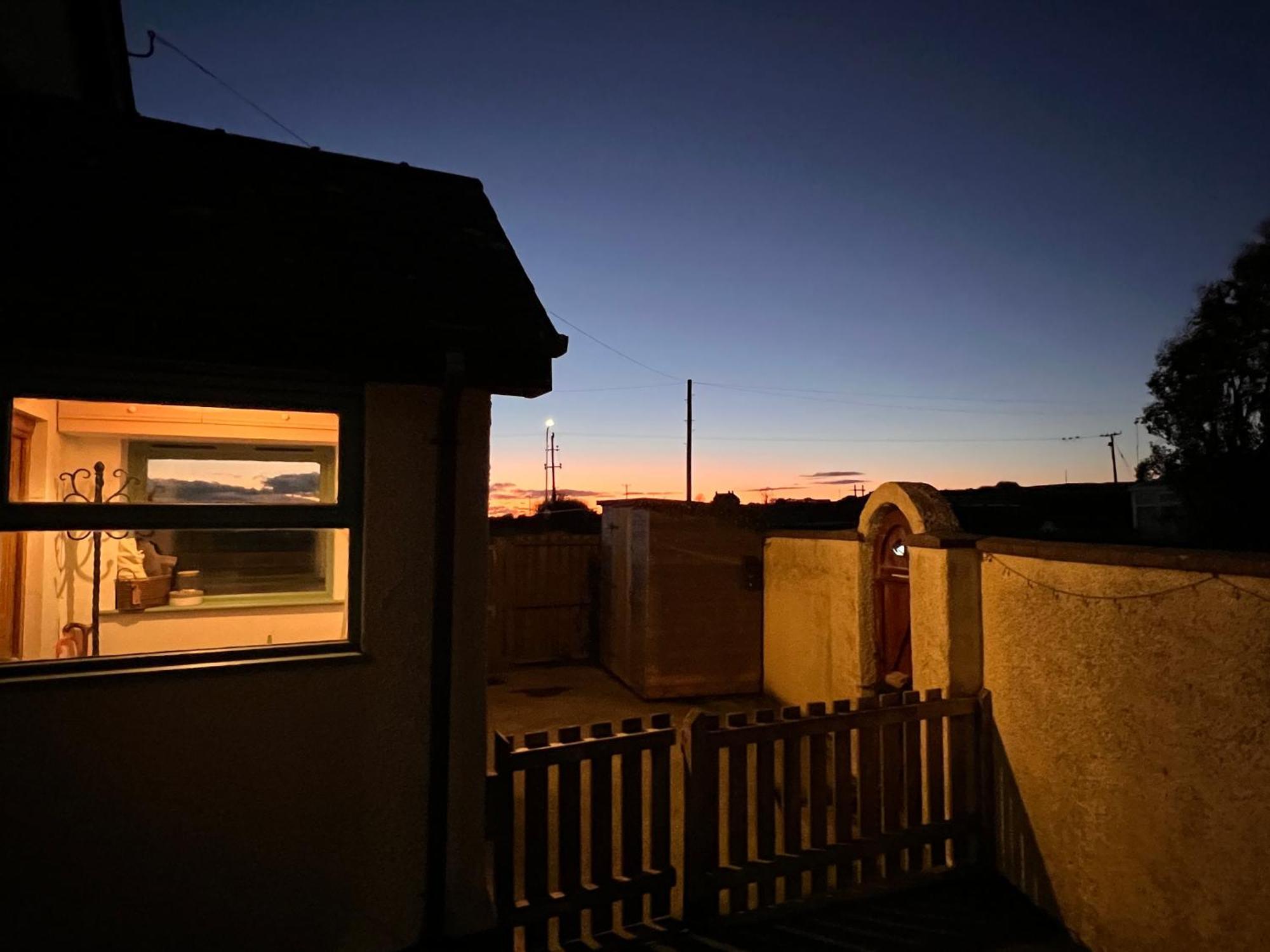 3 Bed Detached Cottage- Log Burner Mountain Views โบมาริส ภายนอก รูปภาพ