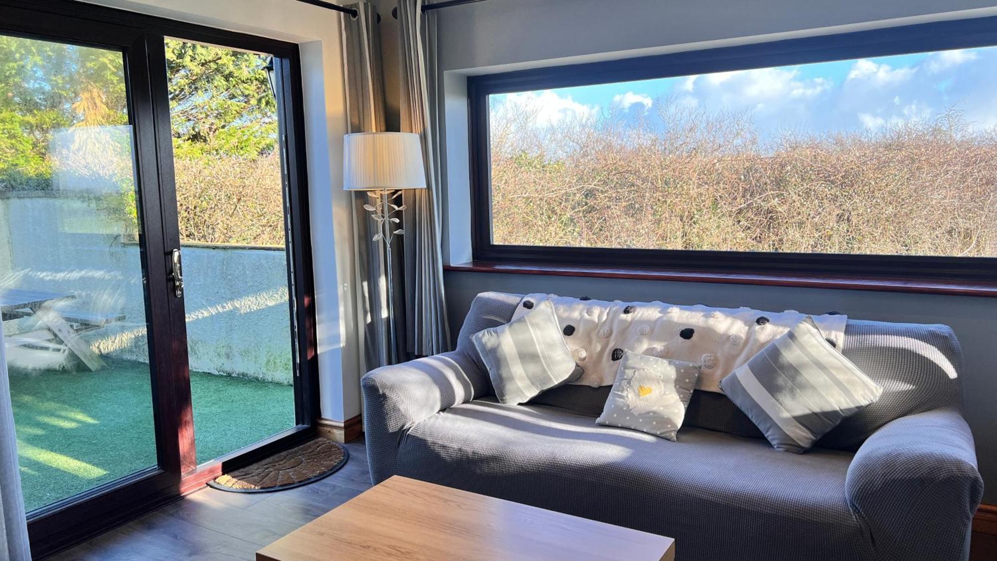 3 Bed Detached Cottage- Log Burner Mountain Views โบมาริส ภายนอก รูปภาพ